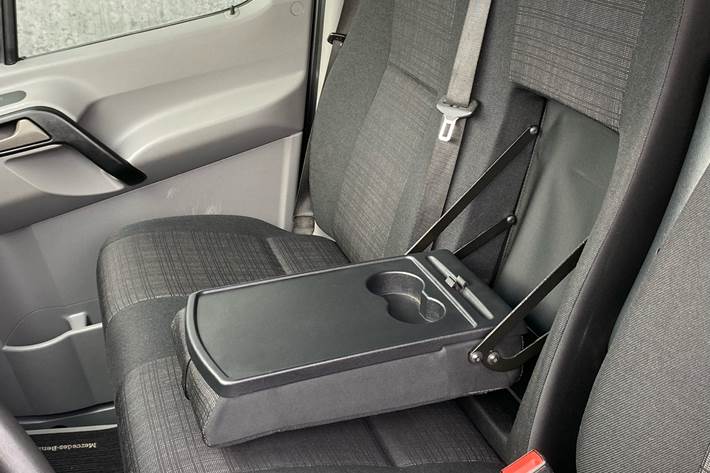 Sort Mercedes Sprinter fra 2017