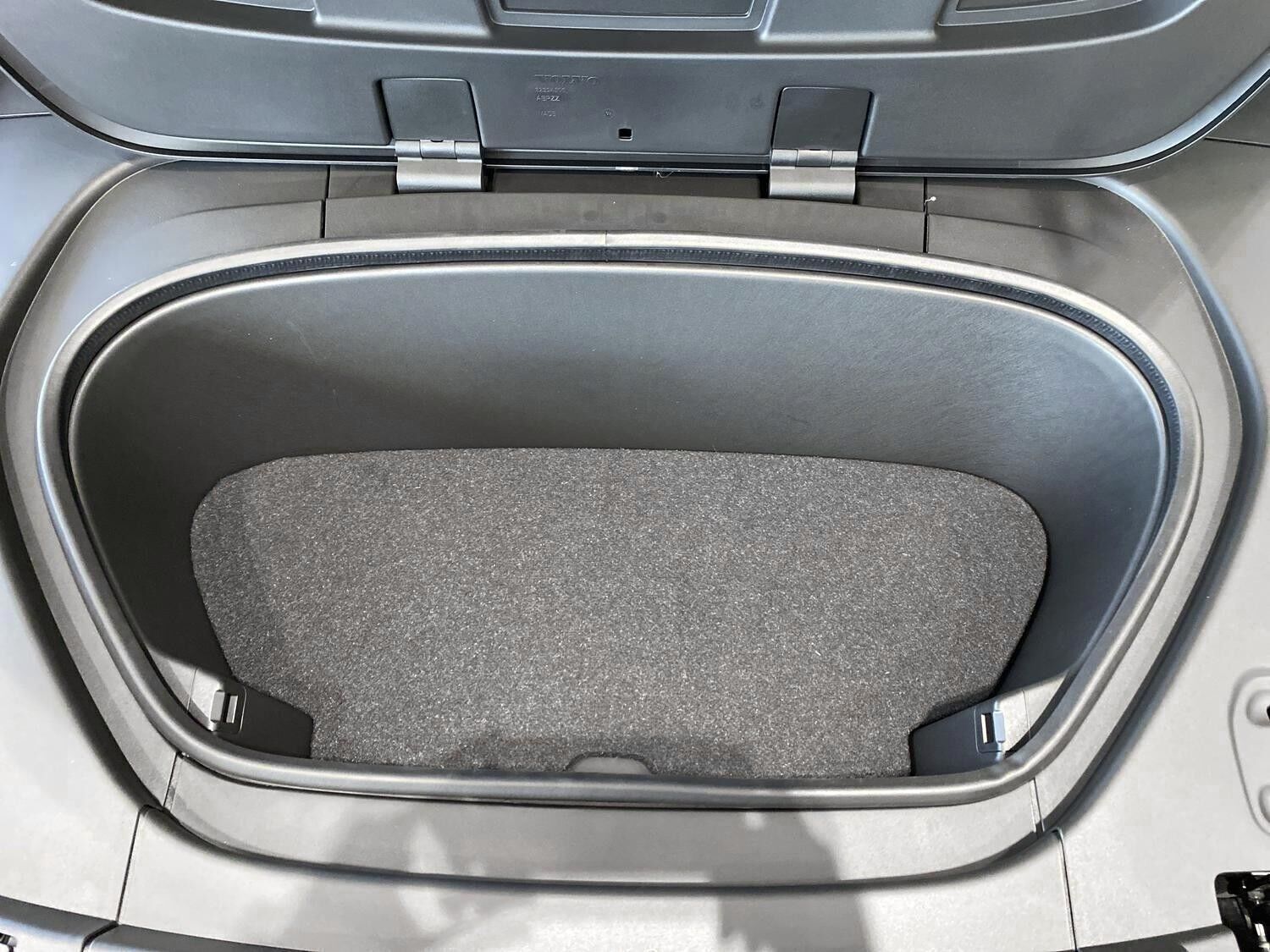 Grå Volvo EC40 fra 2025