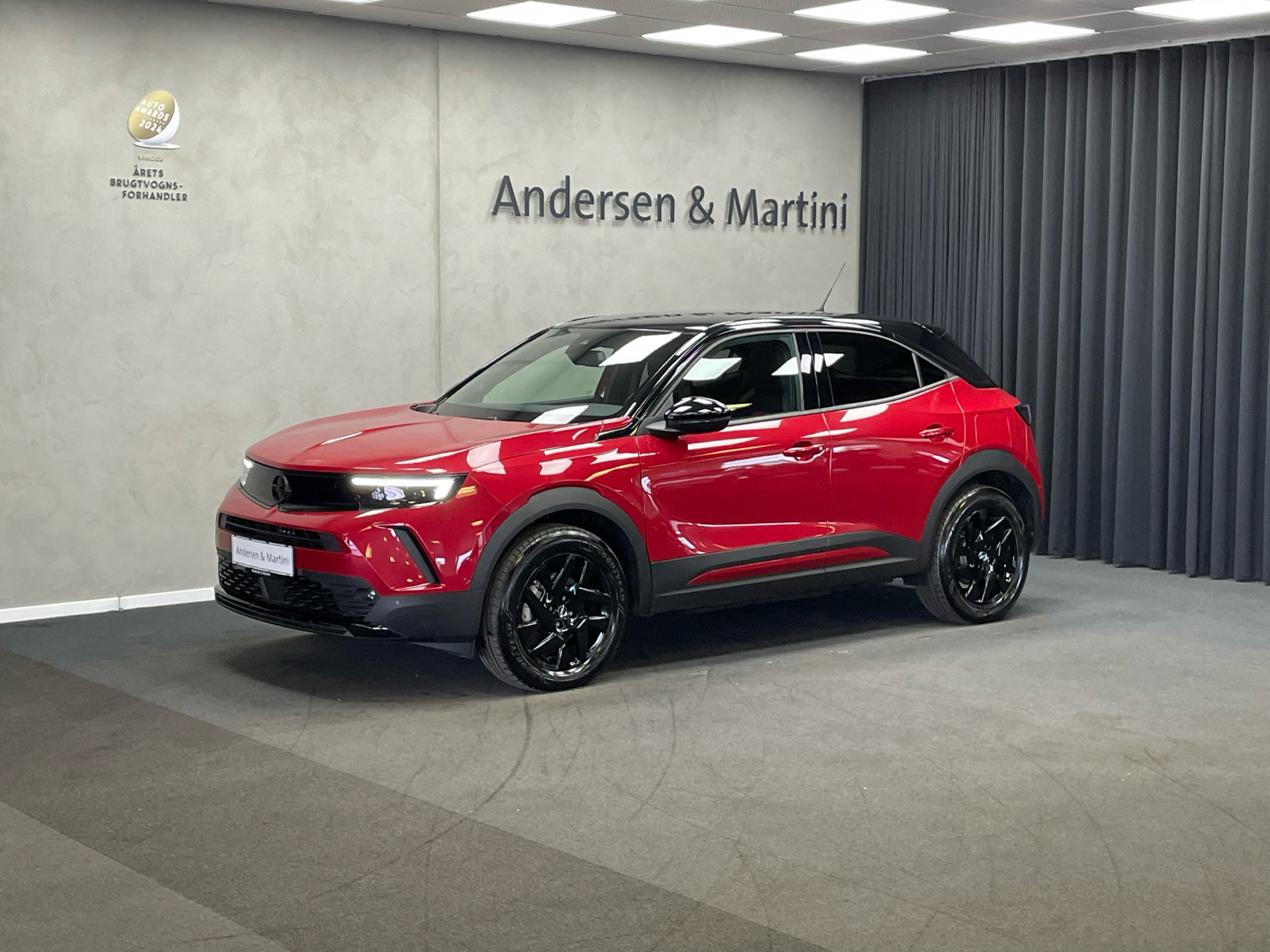 Rød Opel Mokka-e fra 2024