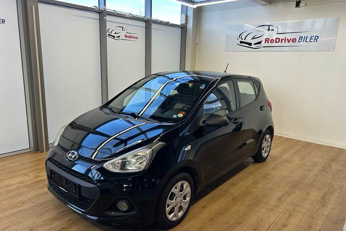 Sort Hyundai i10 fra 2014 set udefra