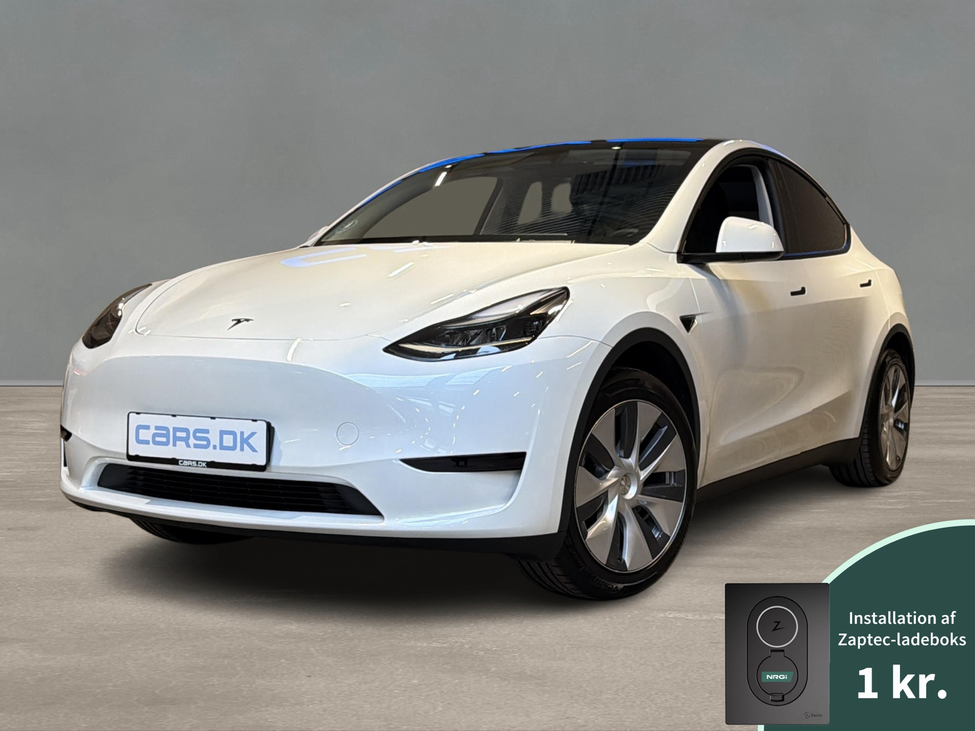 Hvid Tesla Model Y fra 2024