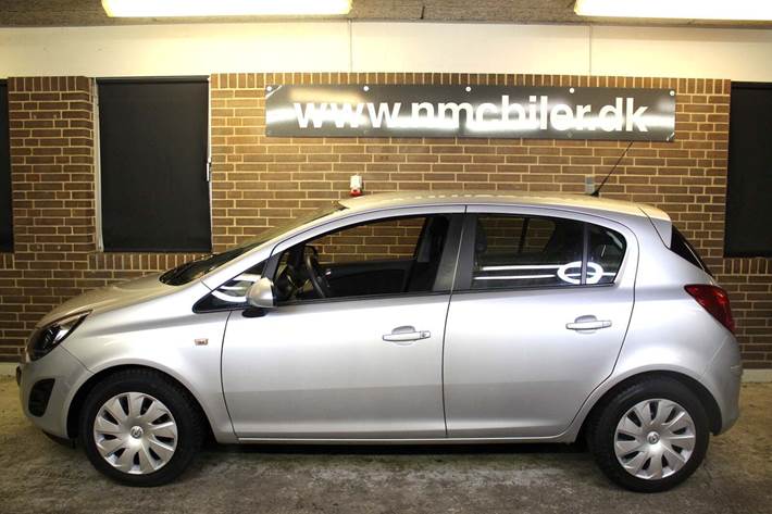 Sølv Opel Corsa fra 2014