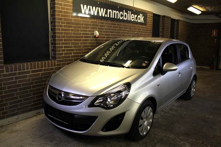 Sølv Opel Corsa fra 2014