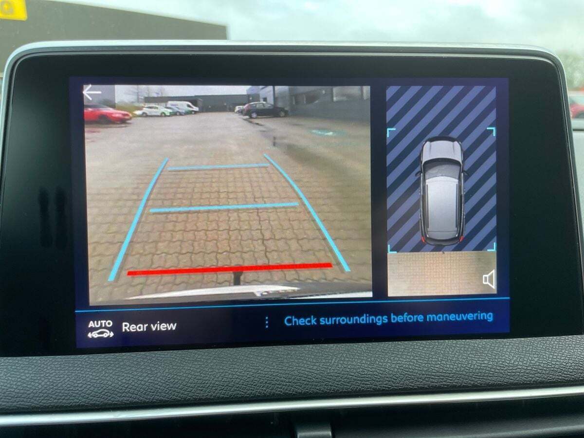 Grå Peugeot 3008 fra 2019