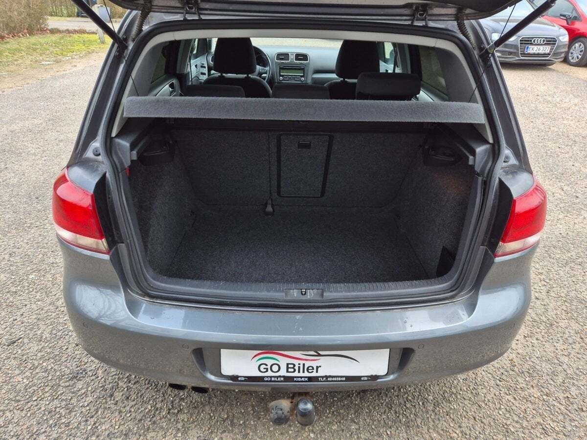 Grøn VW Golf VI fra 2010
