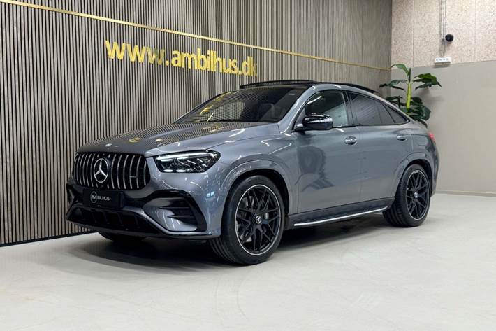 Grå Mercedes GLE53 fra 2025 set udefra