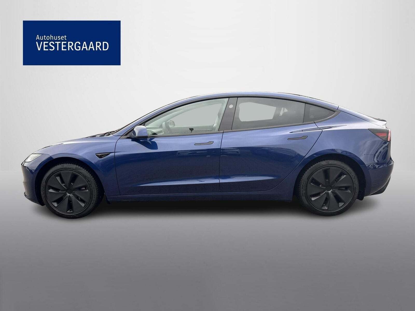 Blå Tesla Model 3 fra 2024