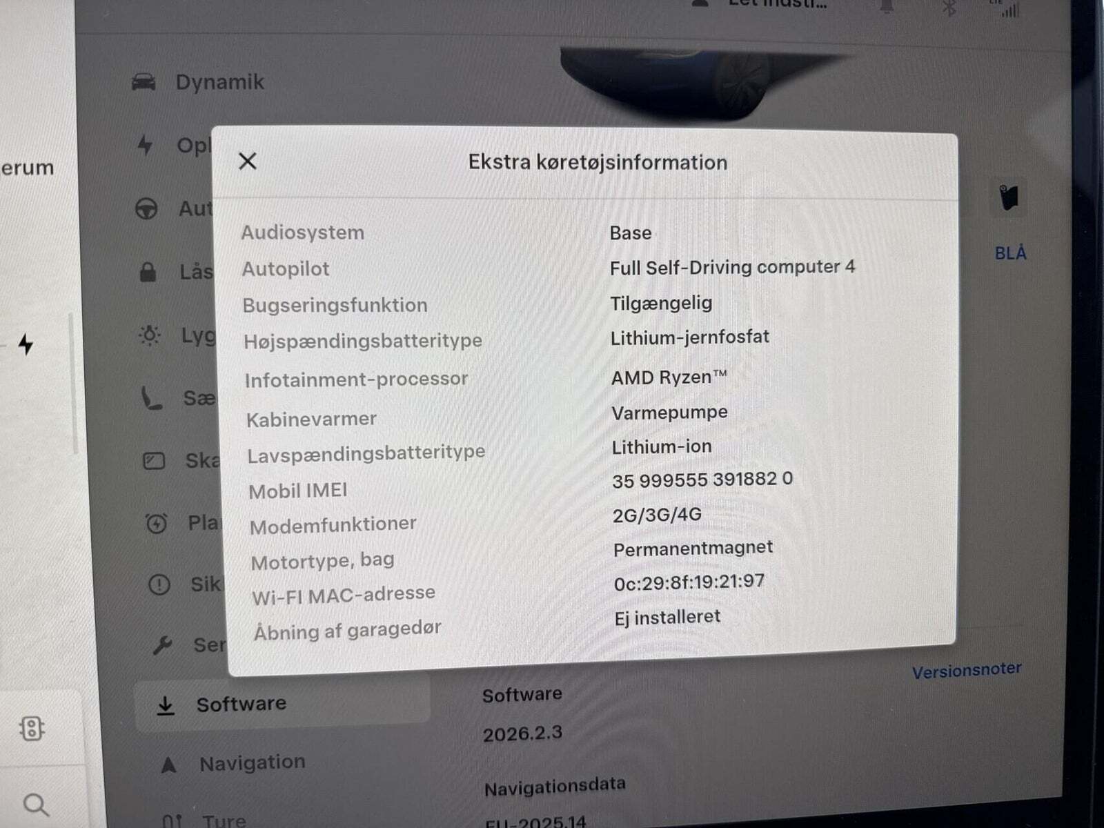 Blå Tesla Model 3 fra 2024
