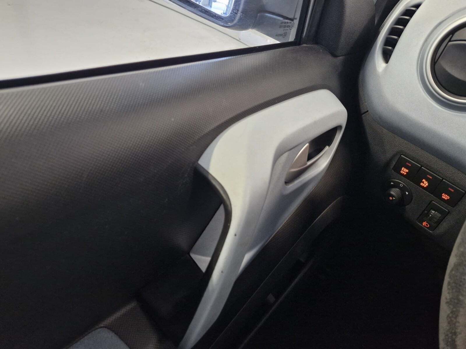 Blå Citroën Berlingo fra 2012