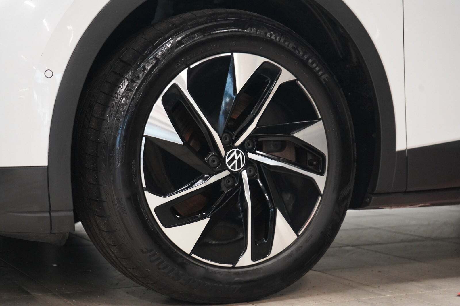 Hvid VW ID.4 fra 2023