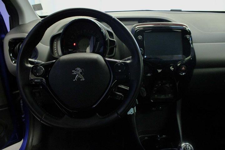 Blå Peugeot 108 fra 2020