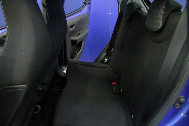 Blå Peugeot 108 fra 2020
