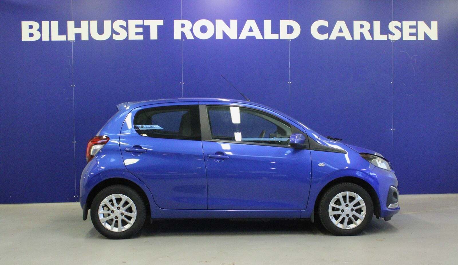 Blå Peugeot 108 fra 2020