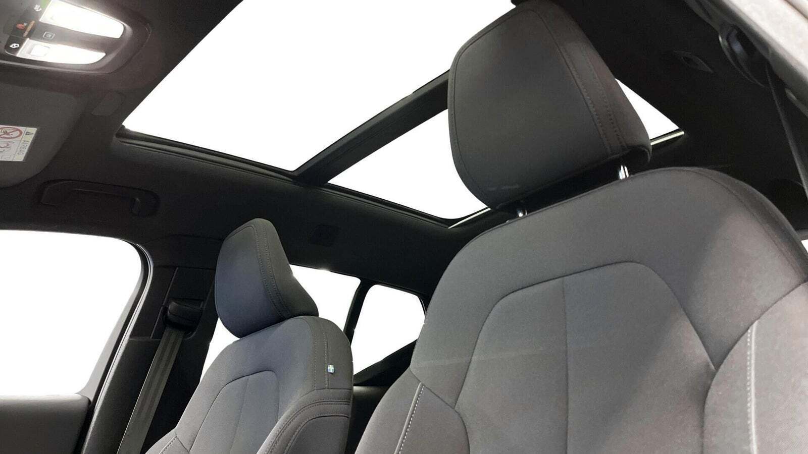 Grå Volvo XC40 fra 2022