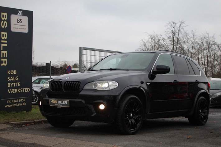 Sort BMW X5 fra 2012 set udefra