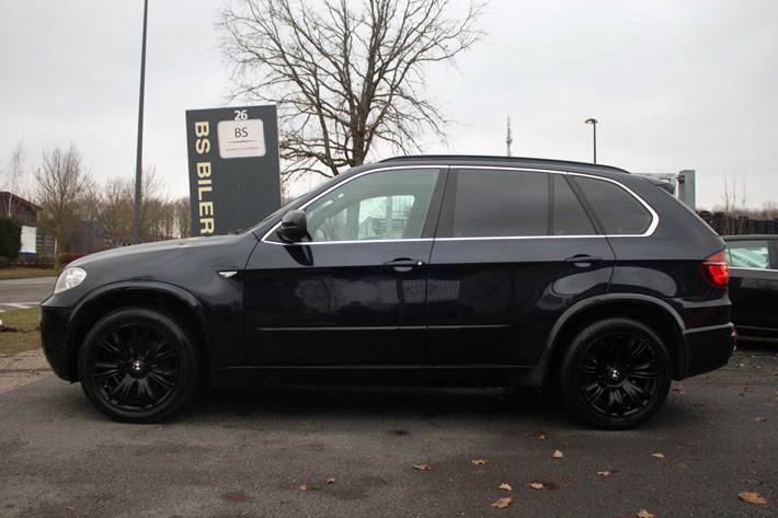 Sort BMW X5 fra 2012