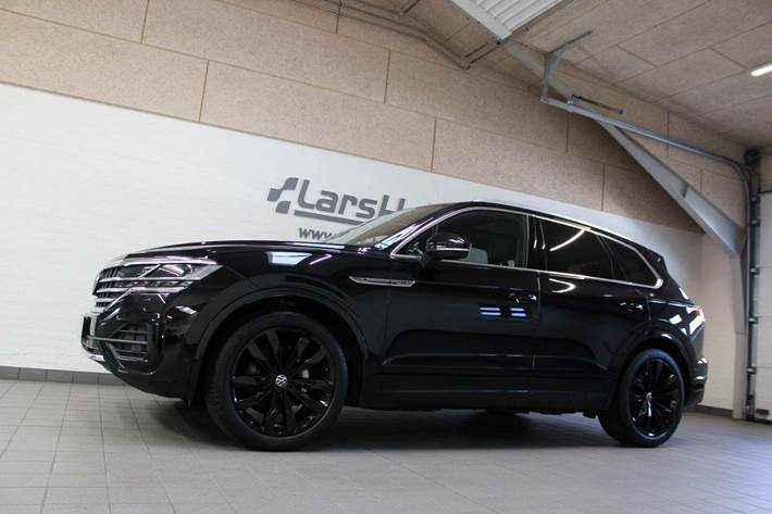 Sort VW Touareg fra 2021