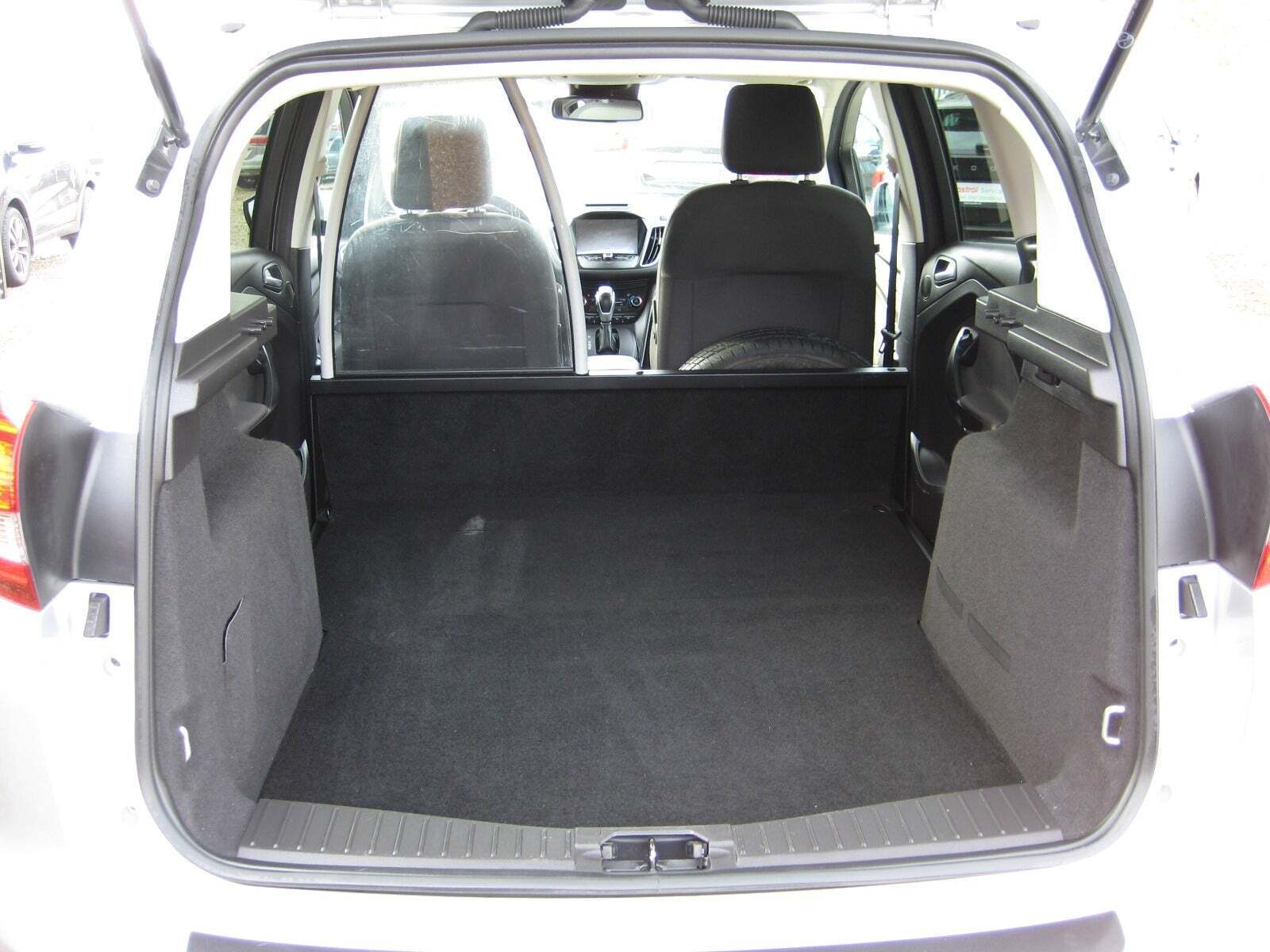 Sølv Ford C-MAX fra 2018