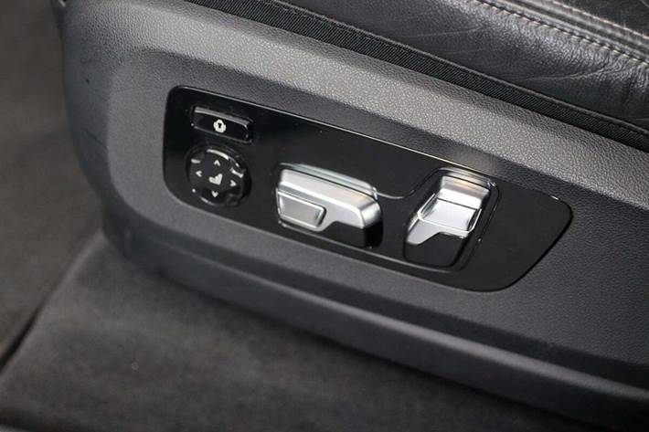 Grå BMW X5 fra 2021