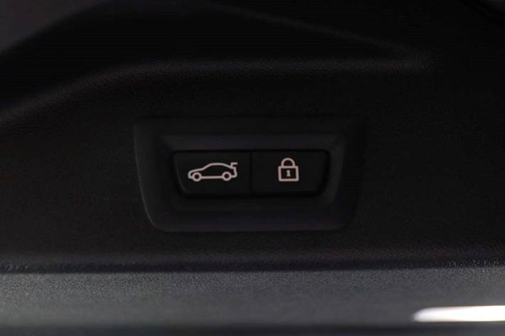 Sort BMW X5 fra 2023