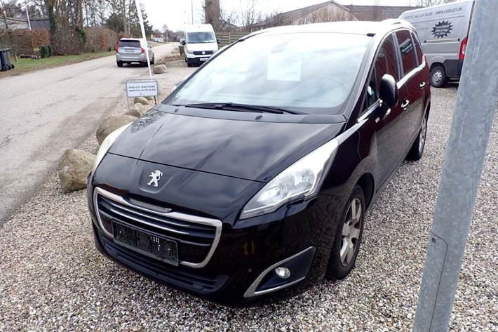 Sort Peugeot 5008 fra 2017