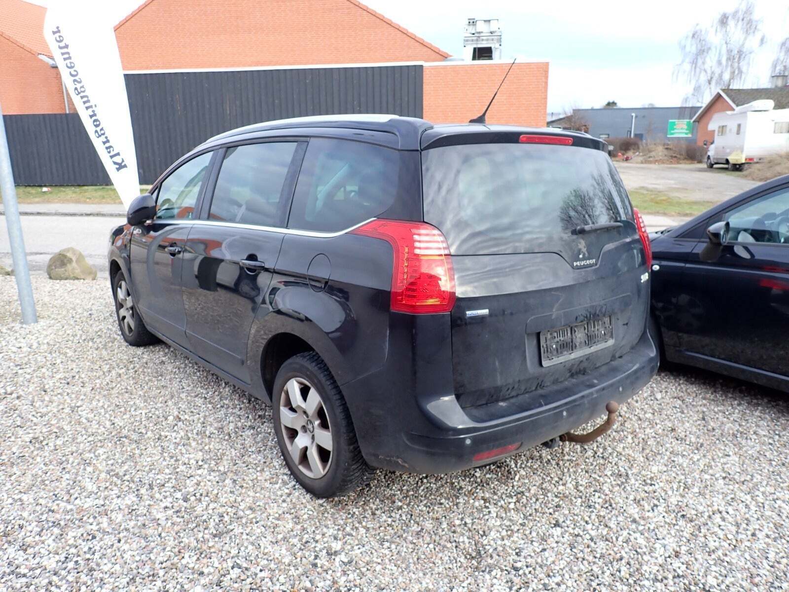 Peugeot 5008 1,2 e-THP 130 Allure 7prs