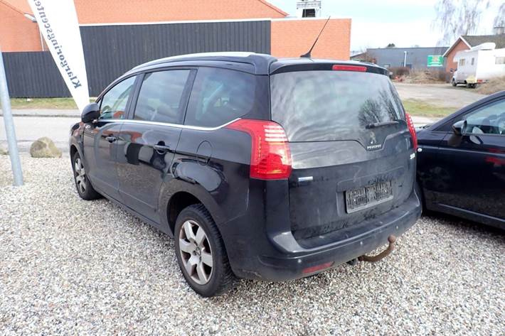 Sort Peugeot 5008 fra 2017