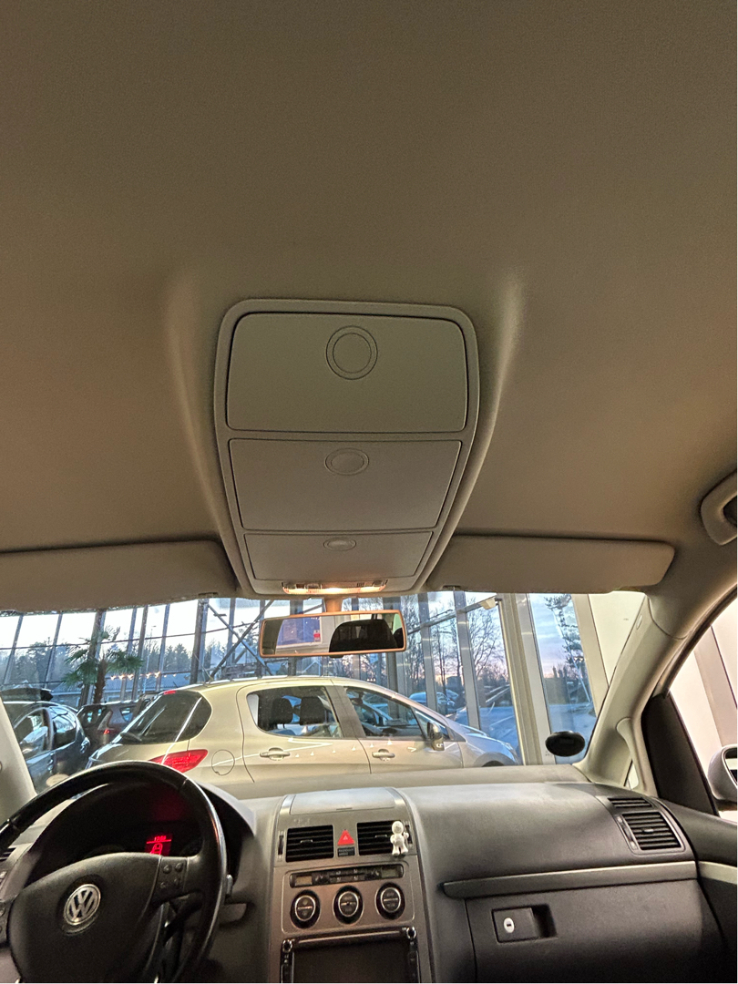 Sølv VW Touran fra 2007