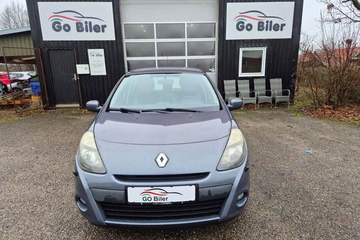 Grøn Renault Clio III fra 2011