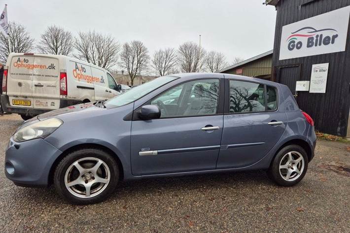 Grøn Renault Clio III fra 2011