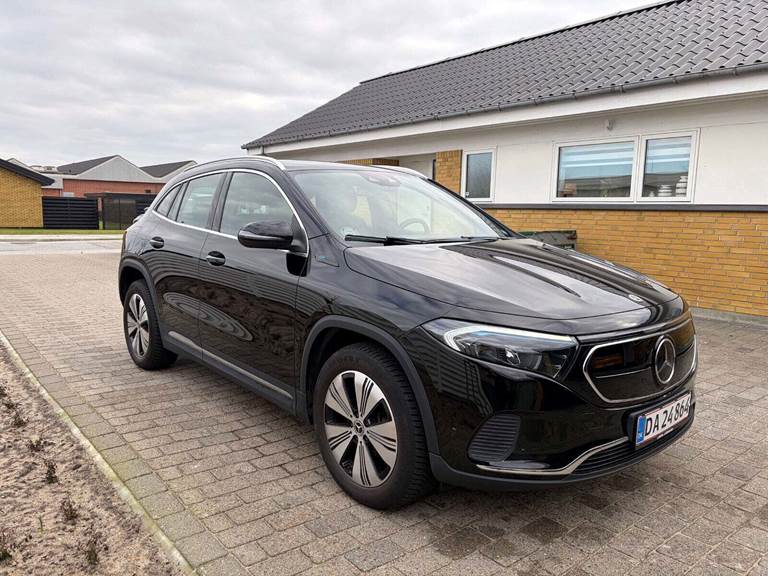 Mercedes EQA250