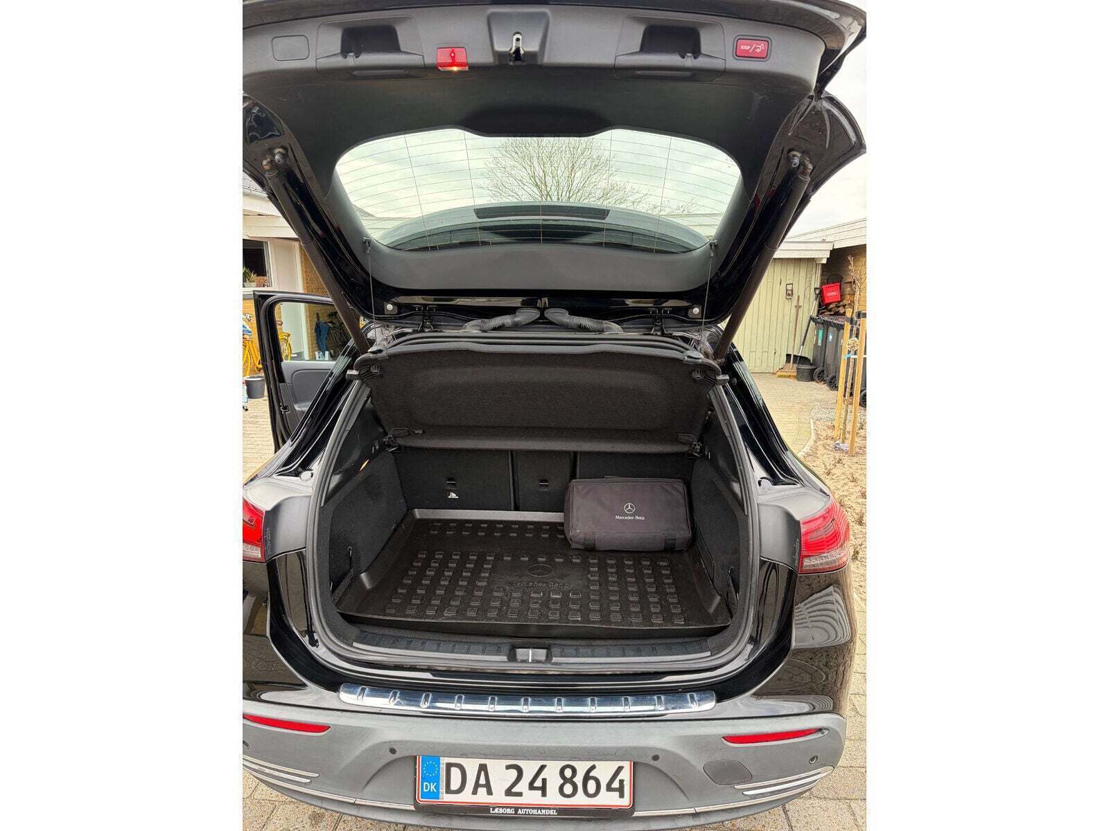 Sort Mercedes EQA250 fra 2021