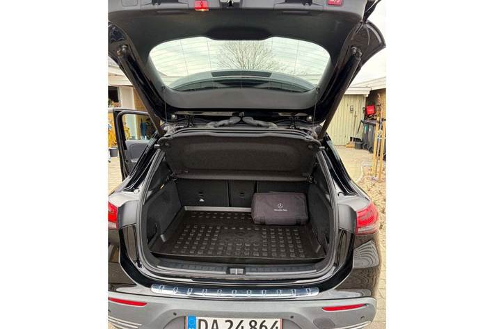 Sort Mercedes EQA250 fra 2021
