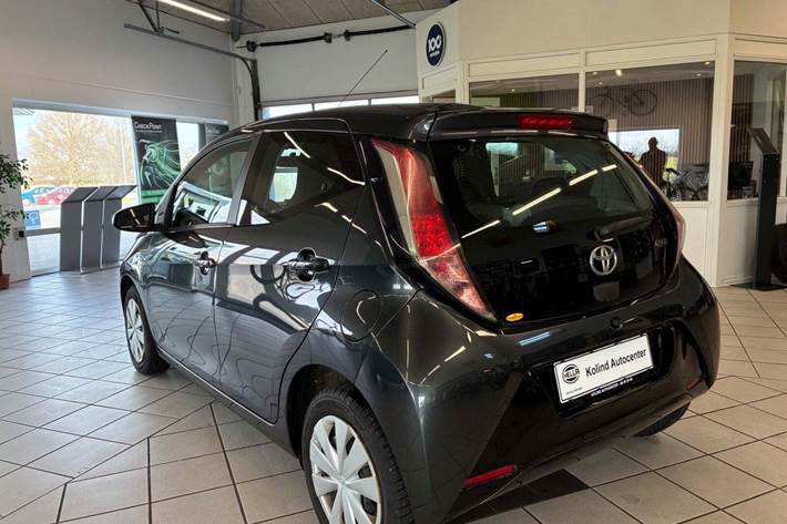 Grå Toyota Aygo fra 2014