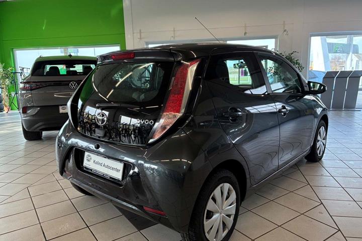 Grå Toyota Aygo fra 2014