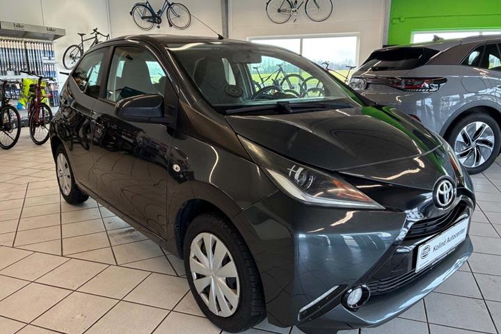 Grå Toyota Aygo fra 2014