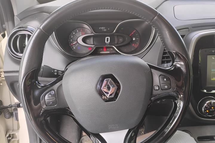 Hvid Renault Captur fra 2016