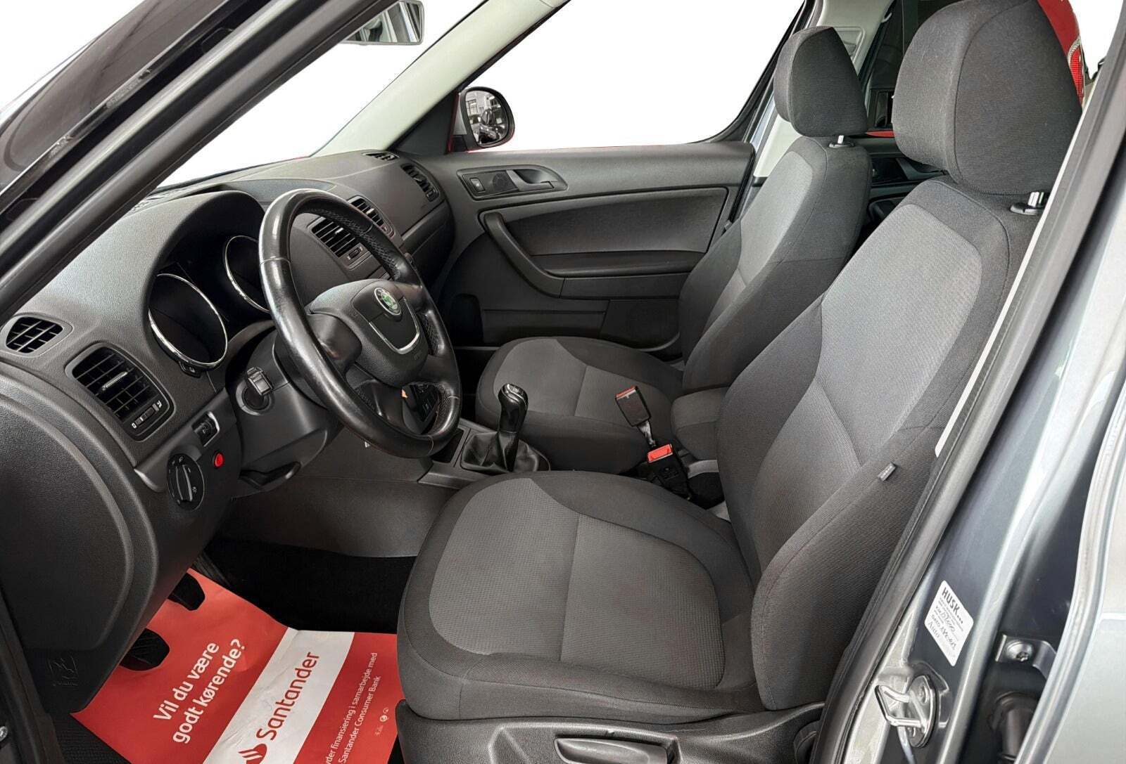 Blå Skoda Yeti fra 2012 set indefra