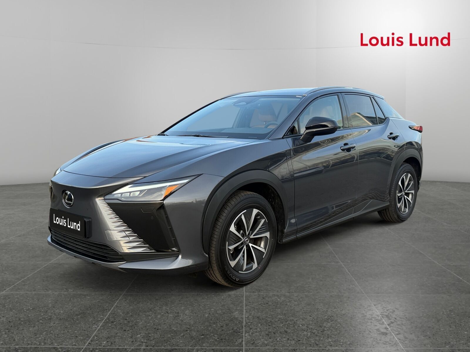 Grå Lexus RZ fra 2025