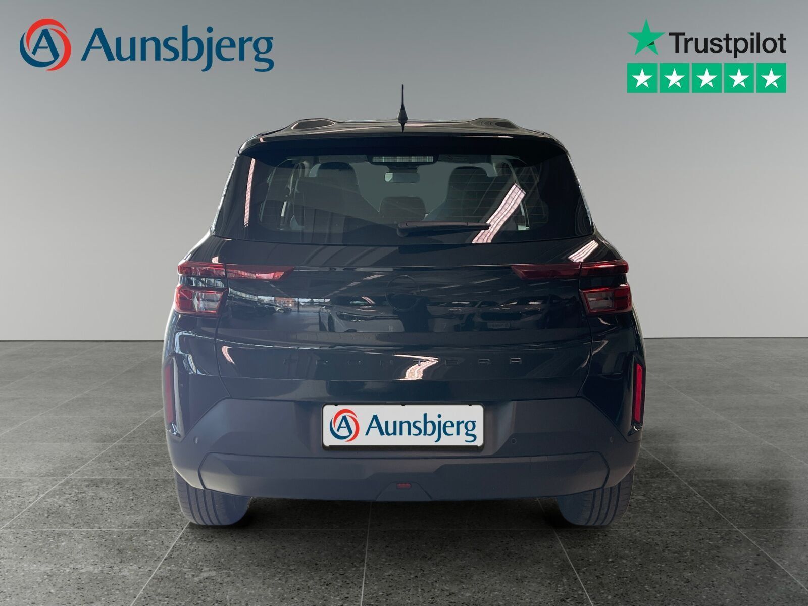 Sort Opel Frontera fra 2025