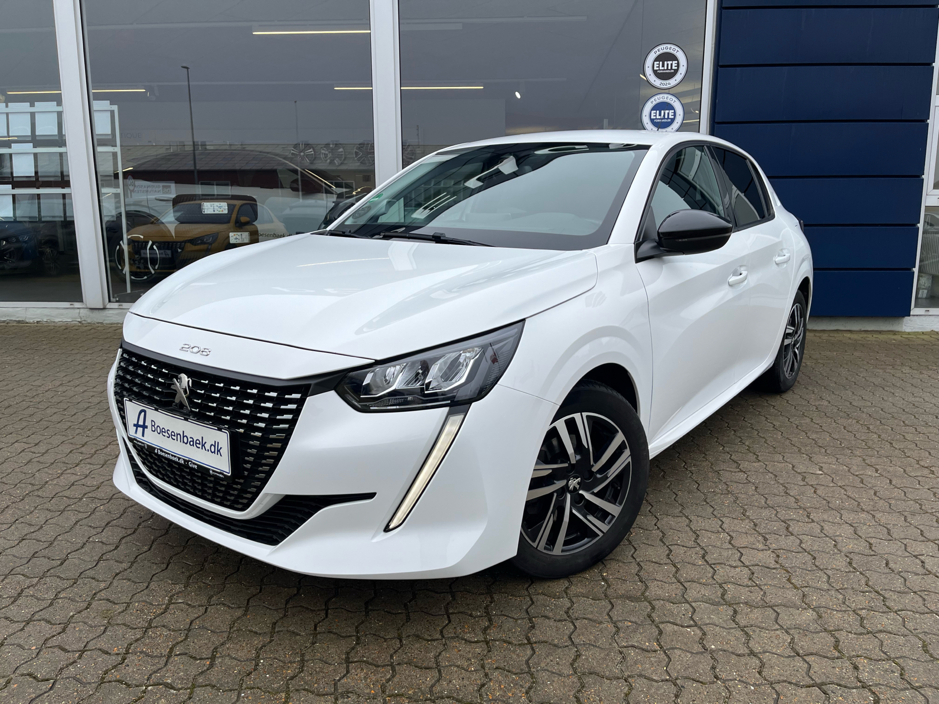 Peugeot 208 1,2 PureTech Allure 100HK 5d 6g