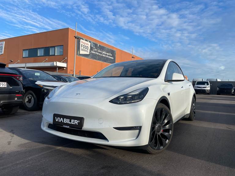 Tesla Model Y EL Performance AWD 534HK 5d Aut.