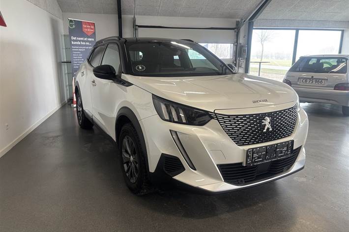 Hvid Peugeot e-2008 fra 2022