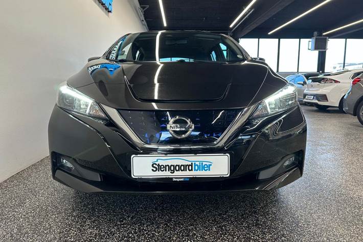 Sort Nissan Leaf fra 2021