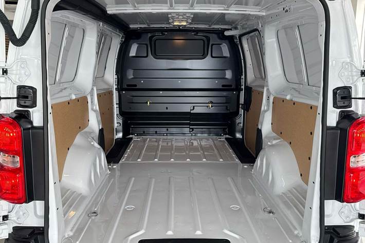 Hvid Citroën Jumpy fra 2026