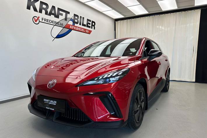 Rød MG 4 fra 2023 set udefra