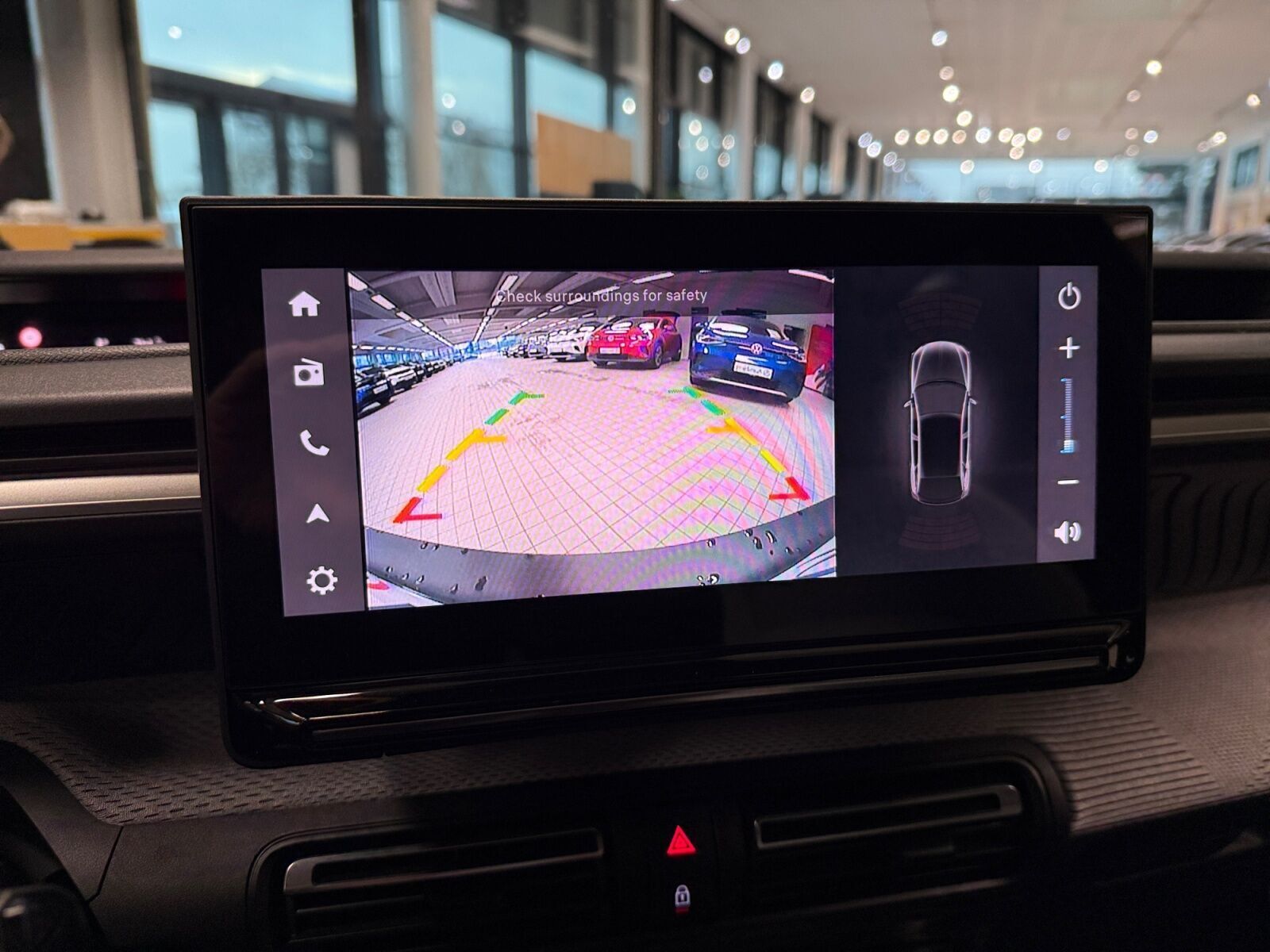 Blå Citroën ë-C3 fra 2024 set indefra