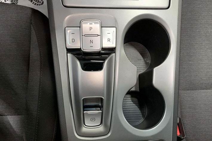 Hvid Hyundai Kona fra 2022