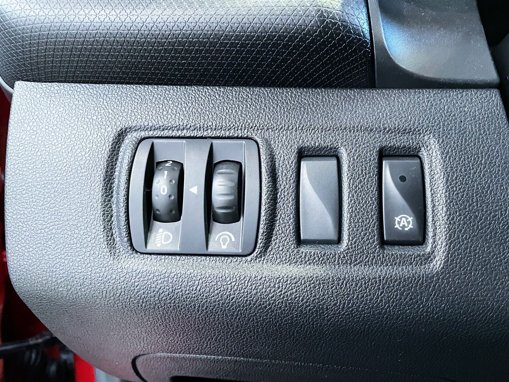 Rød Renault Clio fra 2016