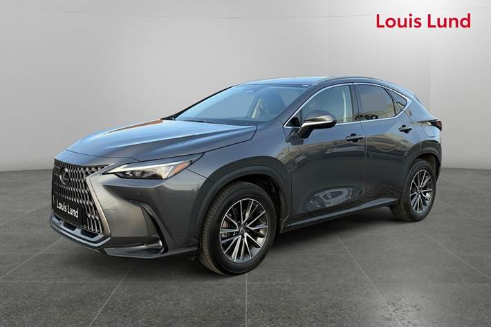 Grå Lexus NX fra 2024 set udefra